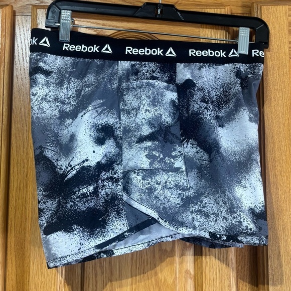 Reebok Splatter Women's Running Workout Shorts Medium - Picture 5 of 8